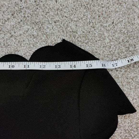 SHEIN Scallop Trim Solid Tee Size L - Picture 8 of 14